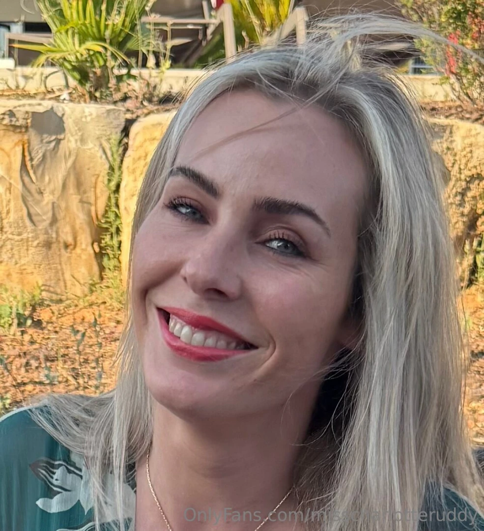 My hair who remembers something about mary was it that or the wind 