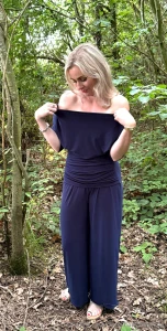 To hot to sleep dm me if your bored