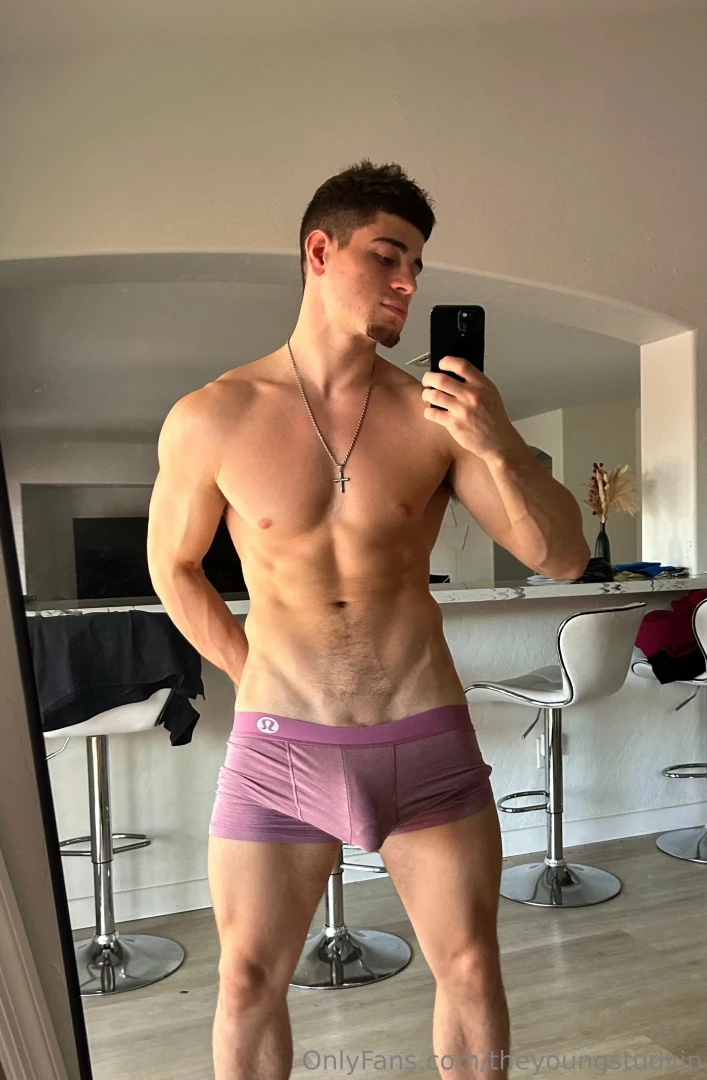 Back to my normal live schedule 3x a day make sure to come join and 