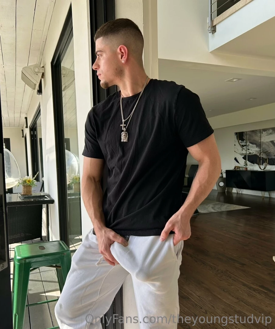 Morning wood message me all day today for customs 