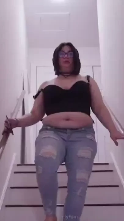 Catch me full vid https onlyfans com 890210416 couchqueenie 