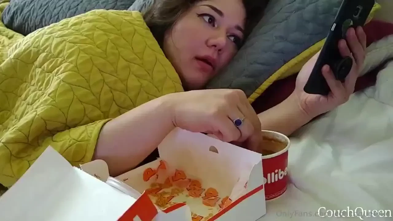 My feeder got me conditioned to all-day stuffings in bed and i ve 
