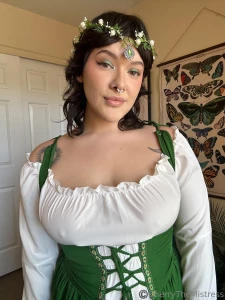 Throwback to my milk maiden look from last years ren fair part 2