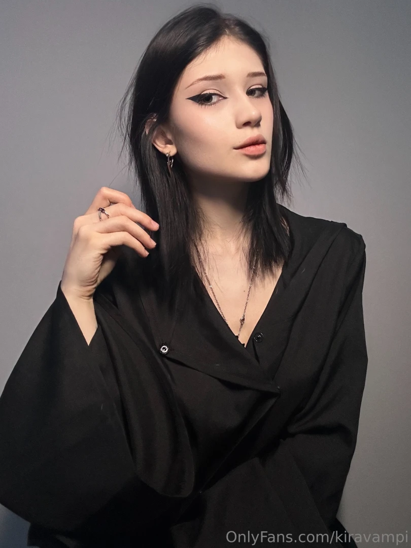 Do i look tempting in this black outfit your tips help me create more 