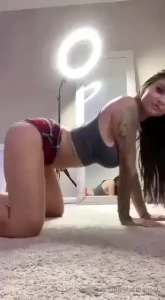 Nat loves to cream on big cocks she wants to give you a free welcome