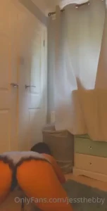 Who wants to see me do this on a dildo i ve tried to do it on my part 1