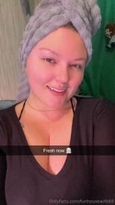 Sexy after shower photos enjoy making me dirty again lol part 6