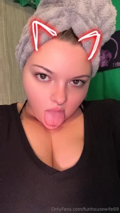 Sexy after shower photos enjoy making me dirty again lol part 7