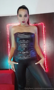 You d love being dominated by a naughty little thing like me