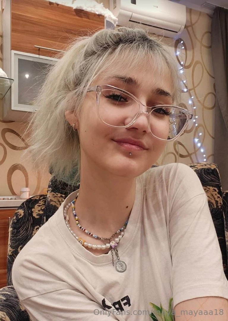 This babe mar_mary wants to be naughty for you her juicy tits and part 9 