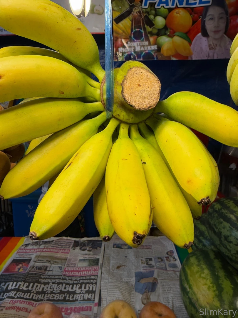 I walked around the local market and bought exotic fruits photo report 