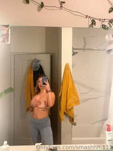 Mmmmmmm check those locked posts baby