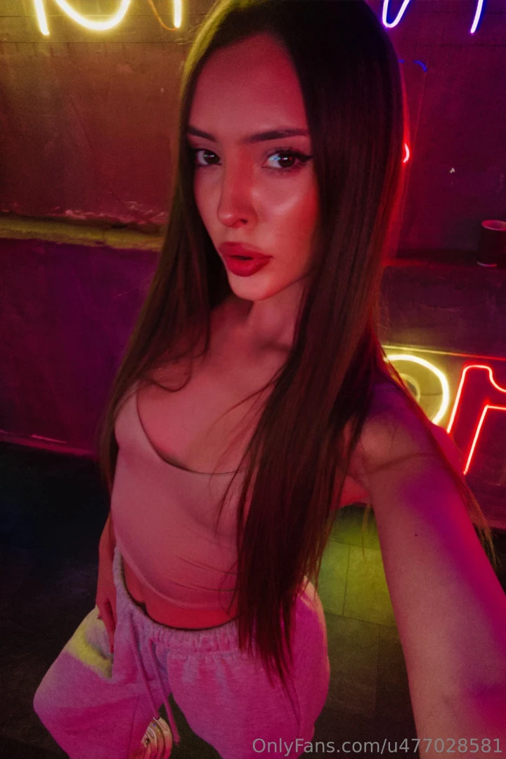 I love everything about myself i embrace my uniqueness my features and 