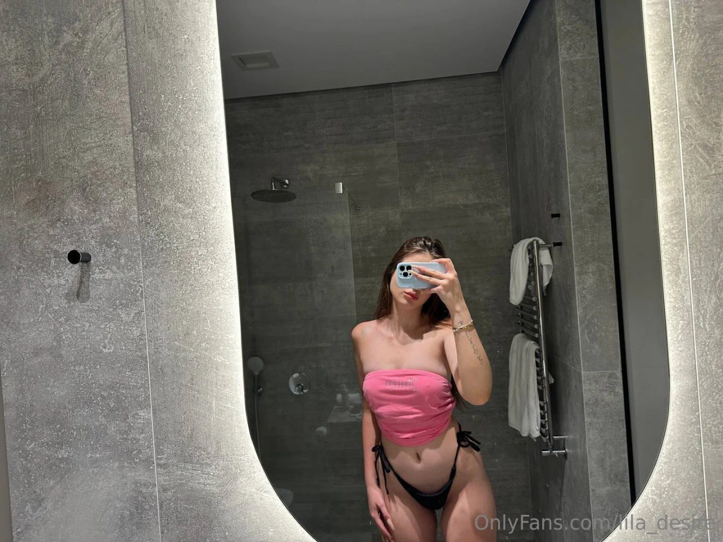 I have something that might make you blush wanna see 