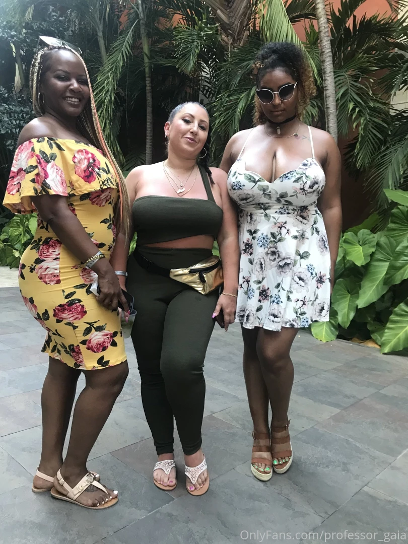 Floral dress in the dr confession i m obsessed with escape rooms tags part 2 