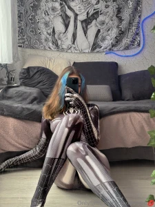 Just woke up and i need someone to warm me up wish you were here to part 1