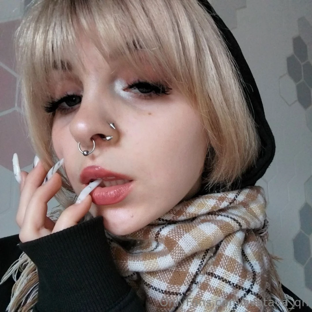 Maybe it s better to go back to blonde and then change my mind again 