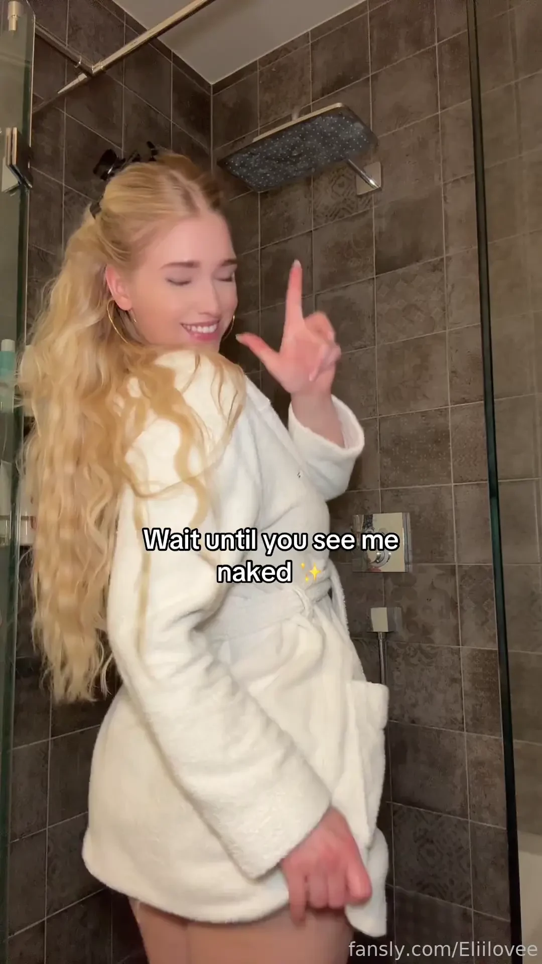 How about we take a steamy shower together bigass bigtits petite 