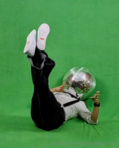 Green is the color of envy now replace the e with an s the n with an e part 1