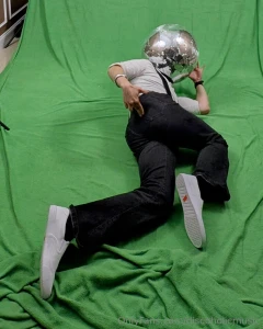 Green is the color of envy now replace the e with an s the n with an e