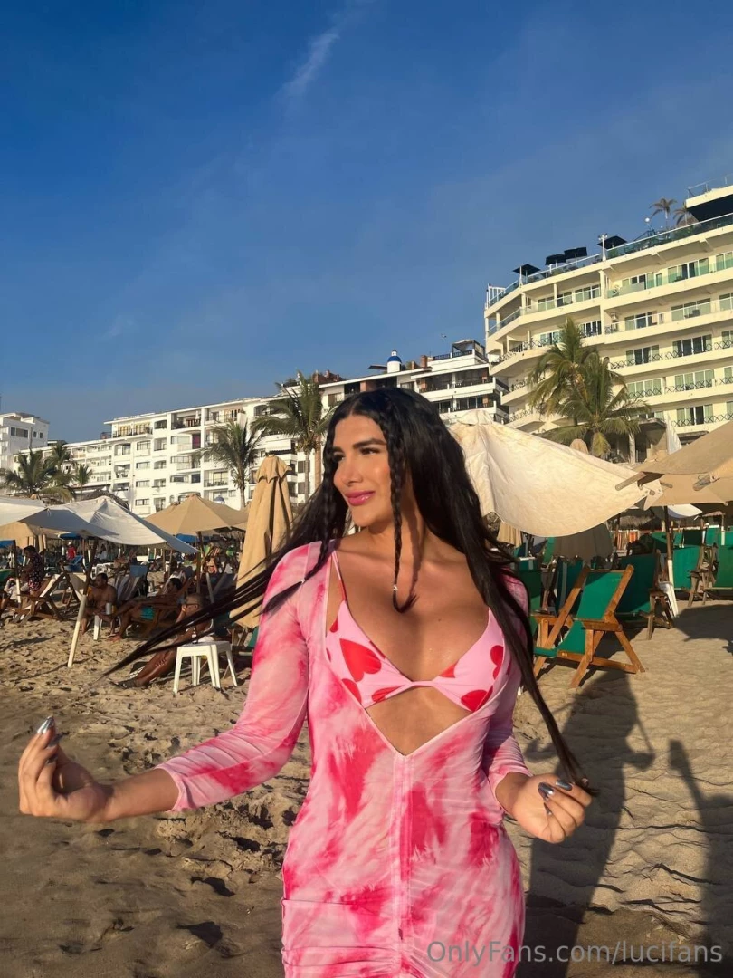 Happy heart s day i wonder who is gonna take me out on a date 