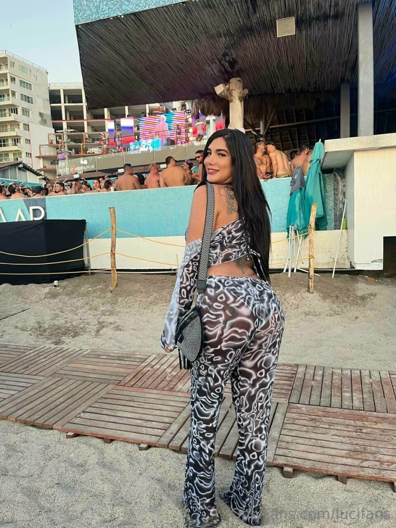 I m out right but my thoughts are still in my bed 