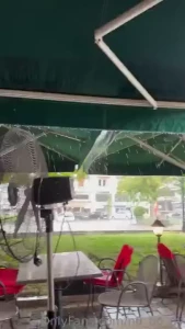 Oh no is raining who want to cheer me up