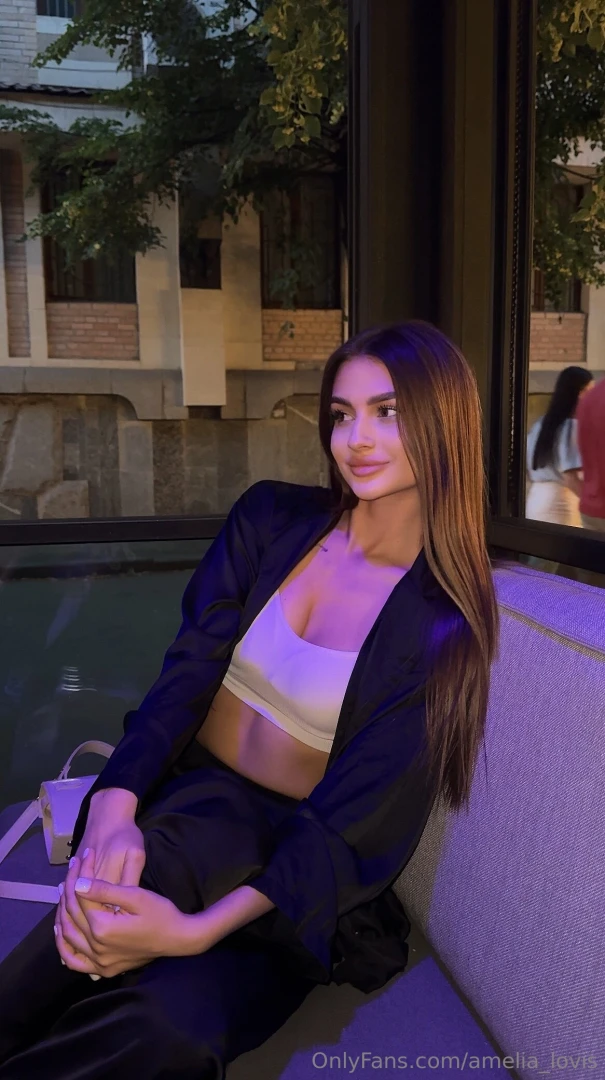 On social media everyone has perfect bodies beautiful relationships 