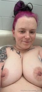 Bathtub titties part 20