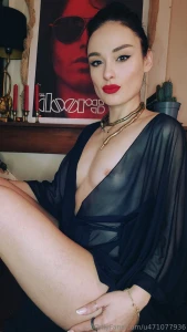 J adore quand tu me regardes avec ce d sir dans les yeux