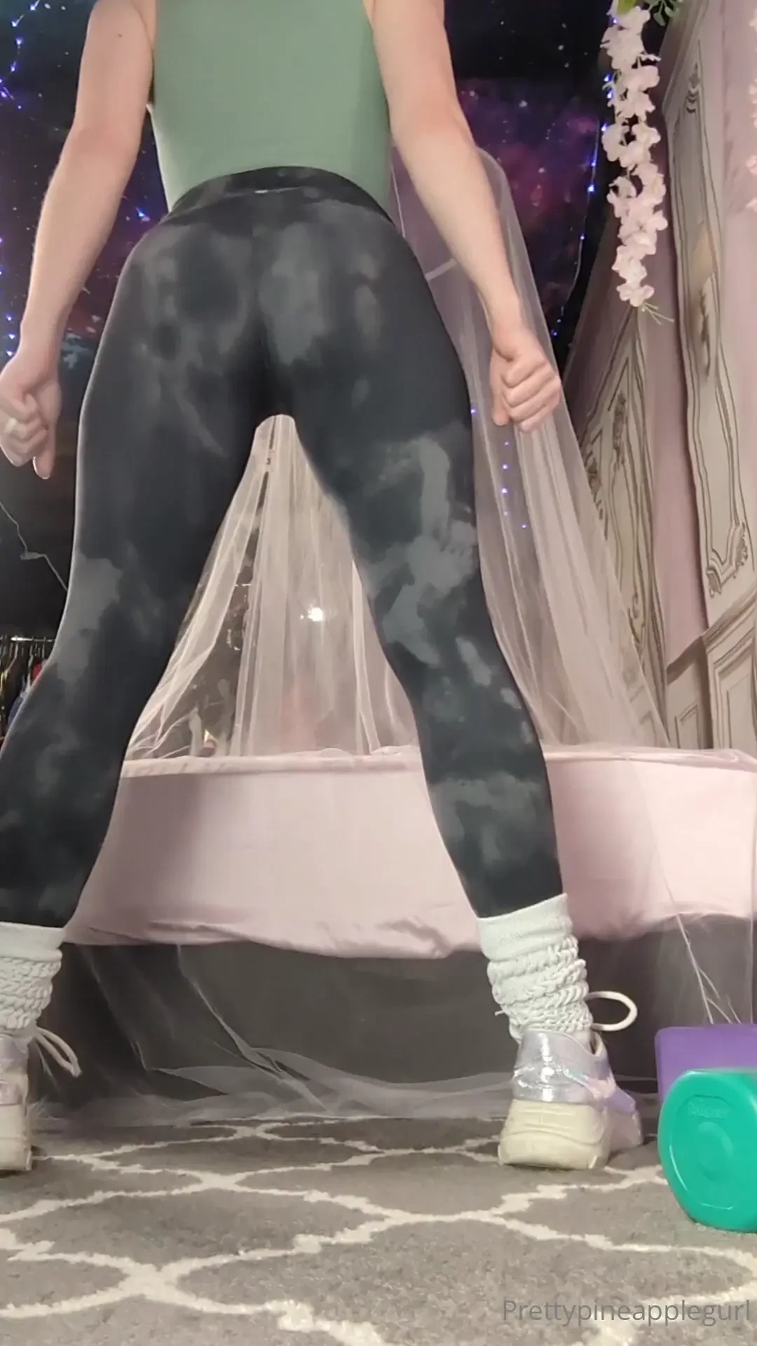 Let s squat the full version is 11 minutes long and a hole lot more 