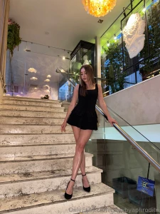 A black dress knows more about you than you think every girl should