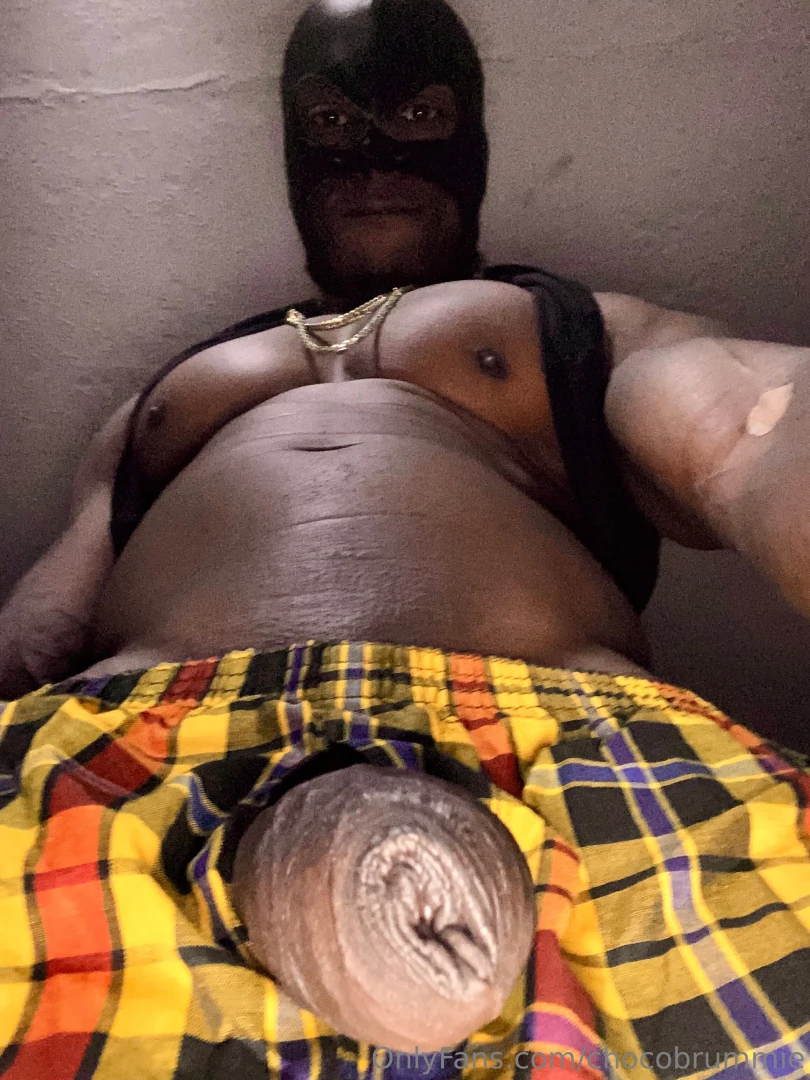 Chocolate surprise my thick bbc poking out of my yellow boxers 