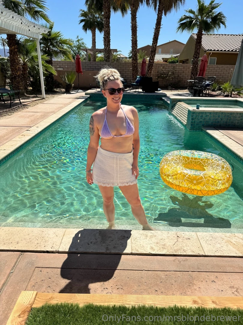 Summer is cumming and so am i 
