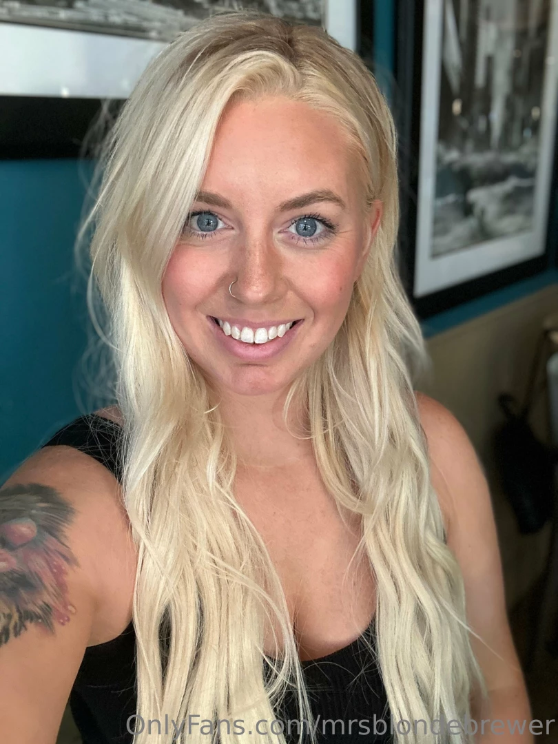 Loving my new hair do you prefer blondes or brunettes 