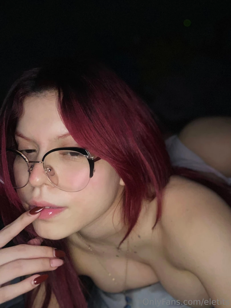 I am available for the best videocalls on snap bby 