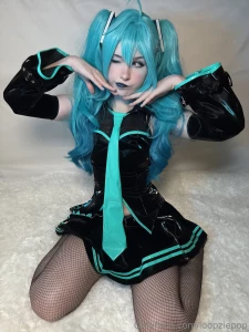 Mikuuuu had a lot of fun with this d i still have two more miku part 2