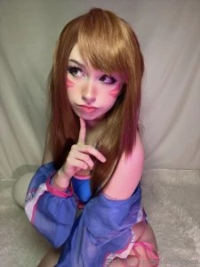 Dva is one of my all time fav characters to cosplay i may not be fully part 3