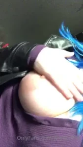 Flashing in crowded public bathrooms