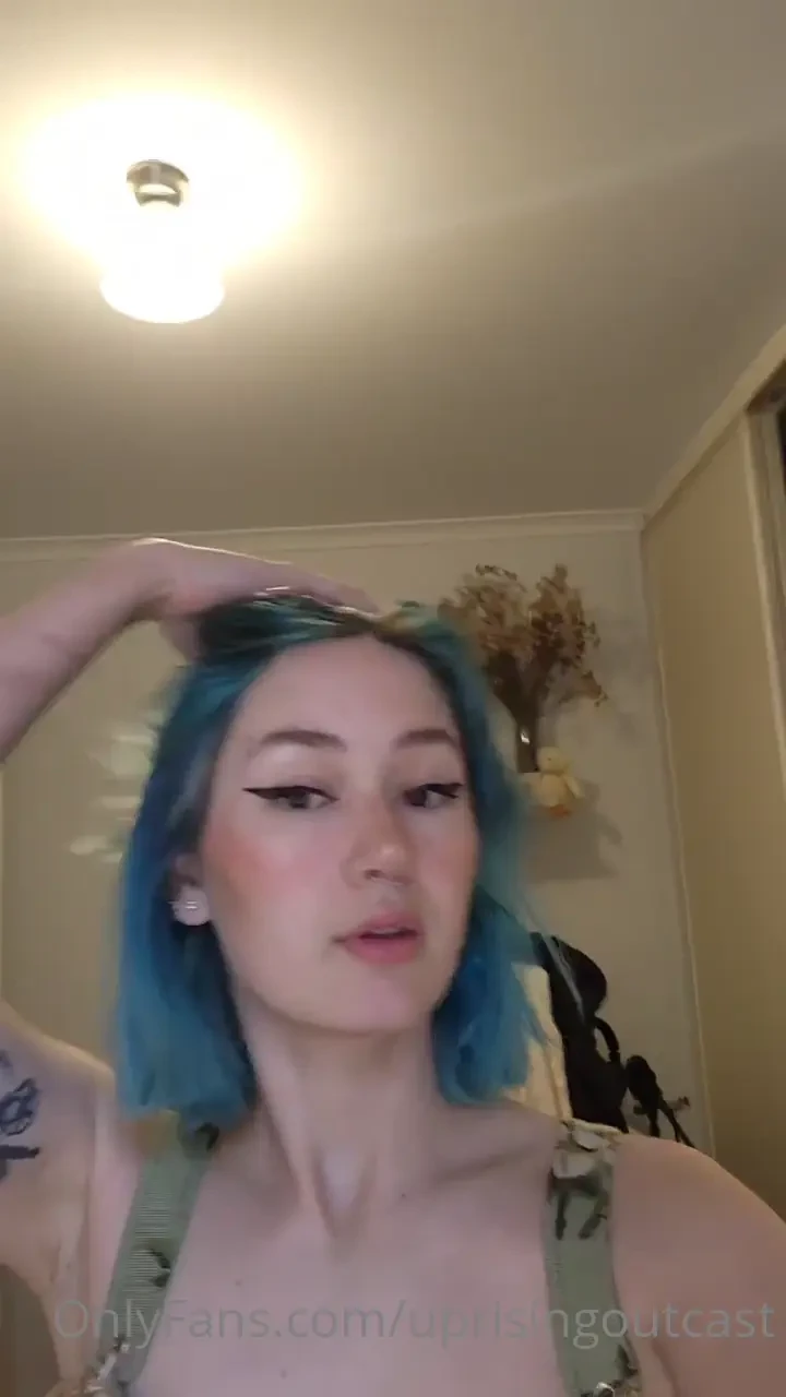 I have a spontaneous photoshoot today in the city and my new corset 