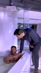 Video completo estaba espi ndome mientras me sacaba la lechita cuando