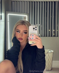 Spent the morning trying to fix my broken phone now it s finally