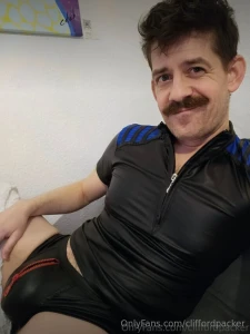 I m feeling really creative today give me reasons to feel proud of you