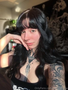 Soft smug sunkissed a few free selfies just to remind you who owns