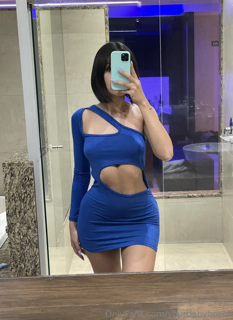 Does the blue color look good on me 