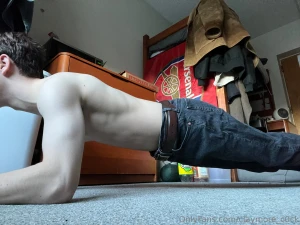 Some pics from my workout this morning need someone to cool me off part 5