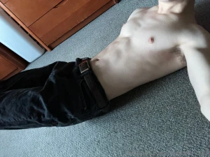 Some pics from my workout this morning need someone to cool me off part 2