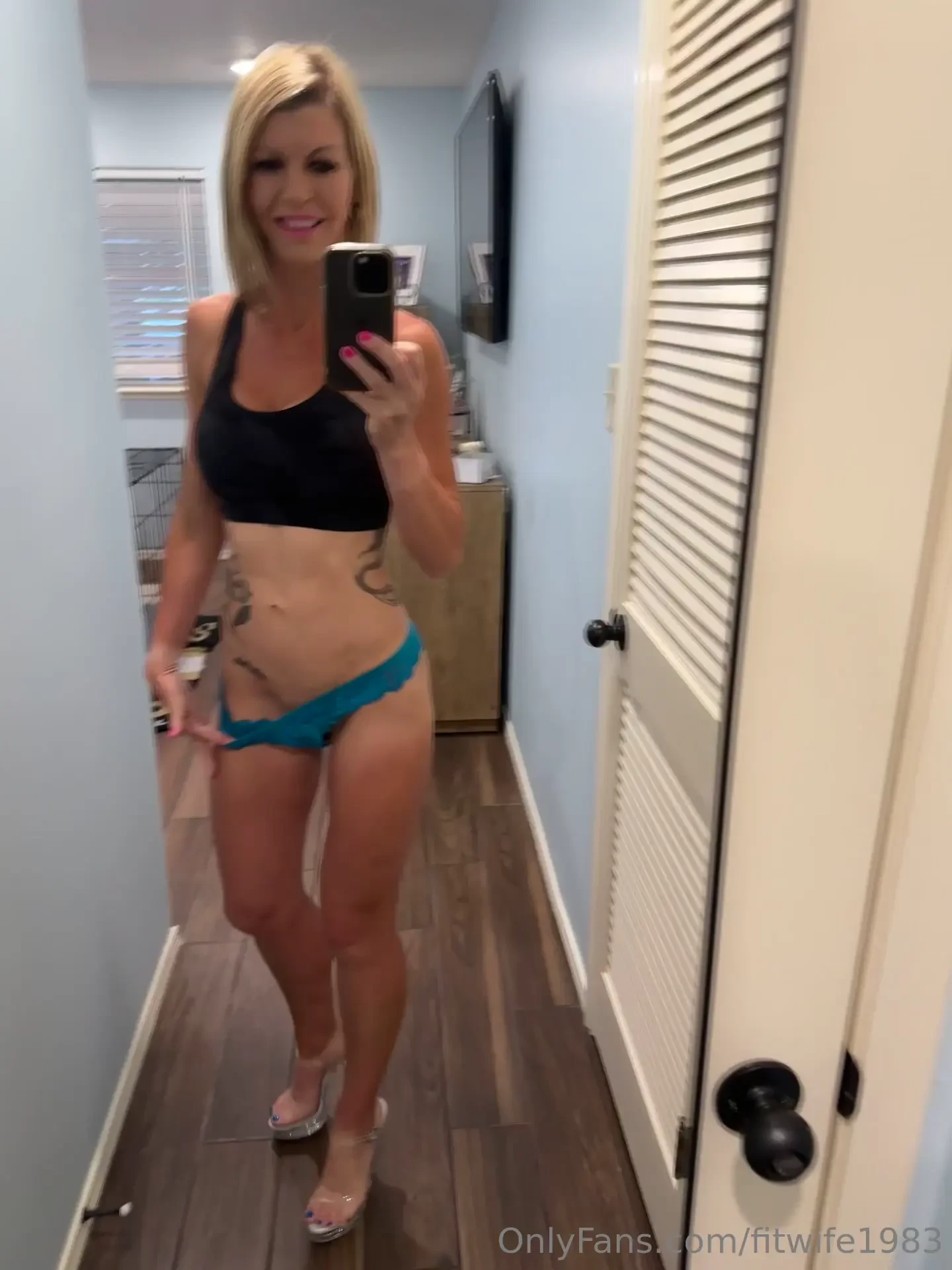 Well i played with my lips earlier but here is the rest of the set i part 4 