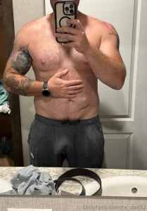 I love free balling at the gym and watching people look at it then