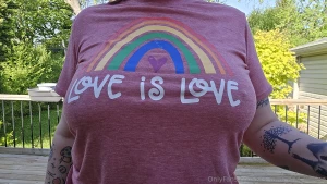 Bra no bra doesn t make too much difference in this shirt my tits look